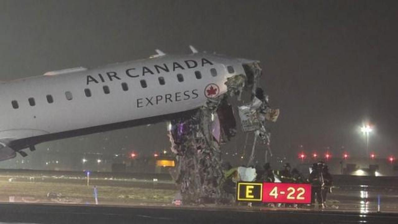 ABD'de yolcu uçağı inişte itfaiyeyle çarptı