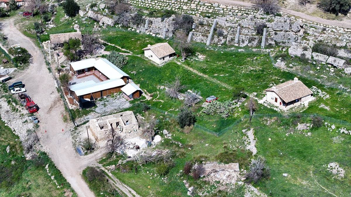 Sillyon Antik Kenti’nde ünlü filmin de çekildiği asırlık evler restore ediliyor