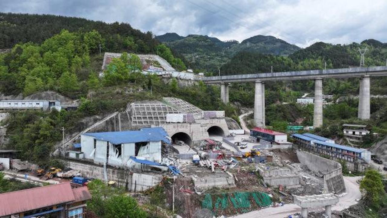 Çin’de otoyol tünelinde patlama: 4 can kaybı 9 yaralı!