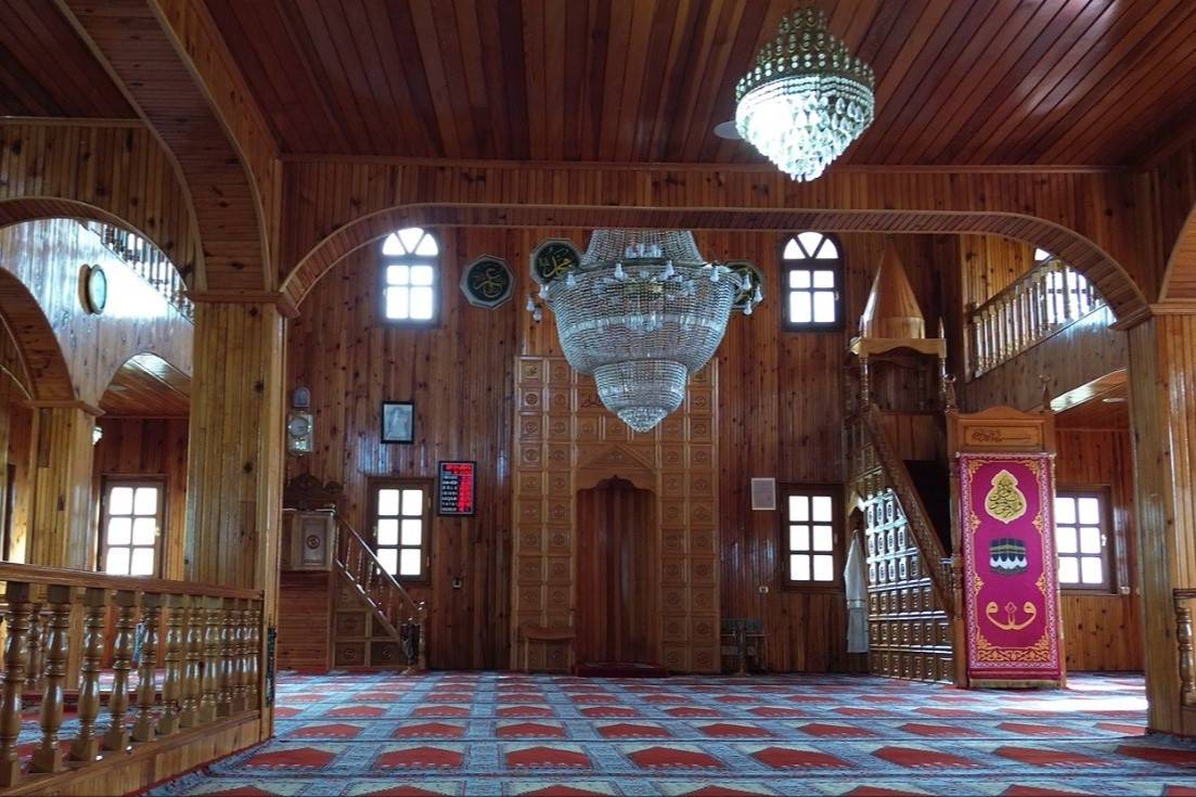 200 yıllık çivisiz cami yerli ve yabancı turistlerin ilgisini çekiyor